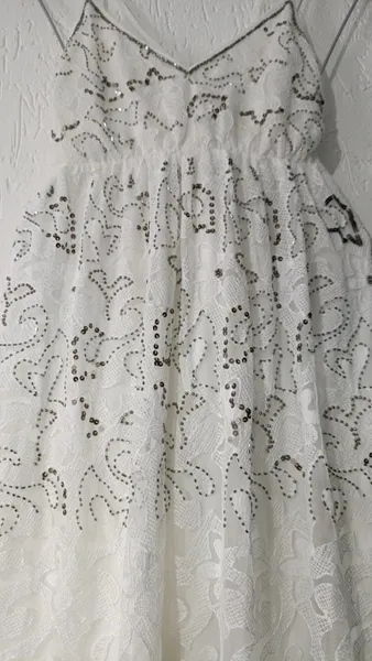 Vestido longo branco rendado e apliques Tam G Marfinno