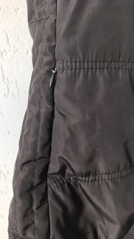 Colete puffer preto com capuz tam M Versátil