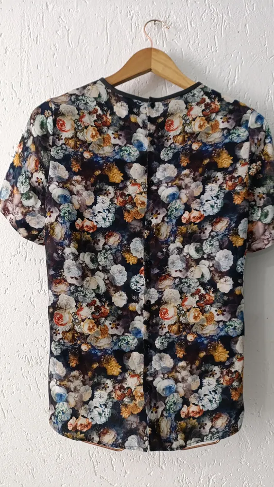 Blusa estampa floral Tam P Zara