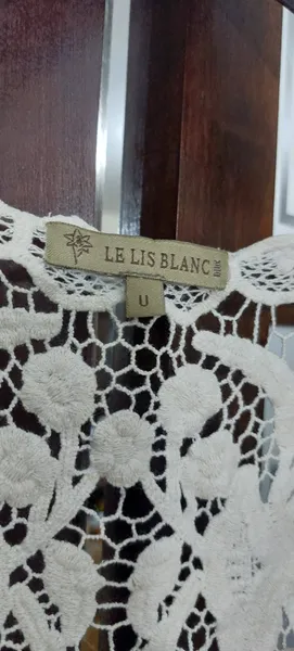 colete de renda Le Lis Blanc