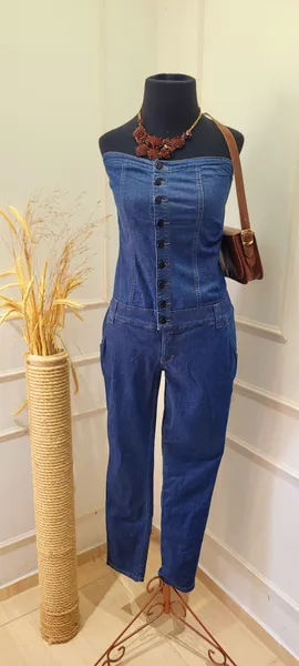 Macacão Jeans com Lycra