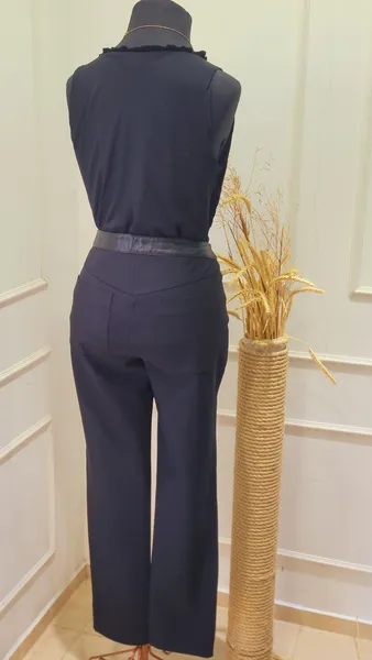 Calça preta couro legitimo