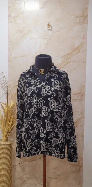 Camisa bordada chiquissima