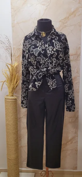 Camisa bordada chiquissima