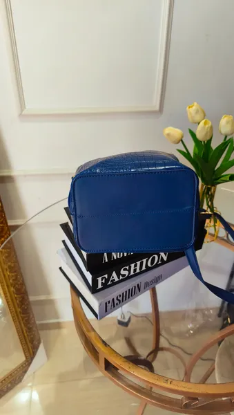 Bolsa Azul em croco