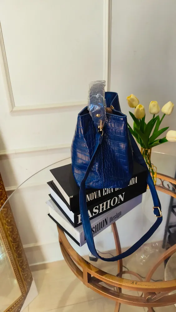 Bolsa Azul em croco