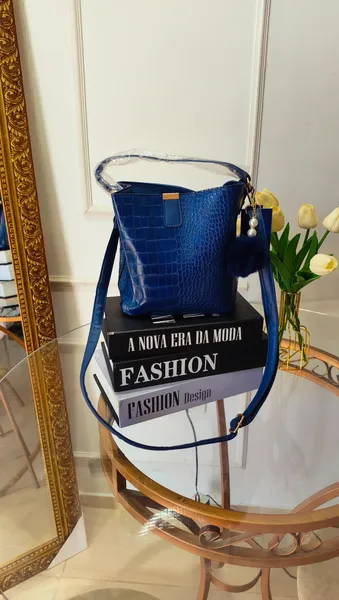 Bolsa Azul em croco