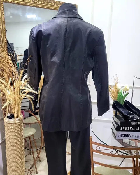 Casaco couro preto