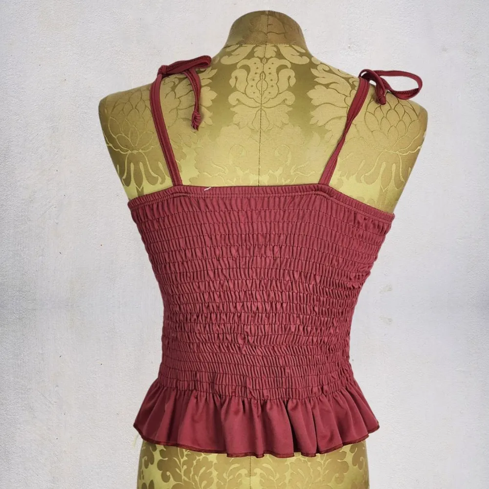 Blusa brechó regata franzida vermelha tijolo boho 70s