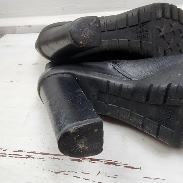 Brechó Bota Schutz Couro Preto Plataforma Tratorada