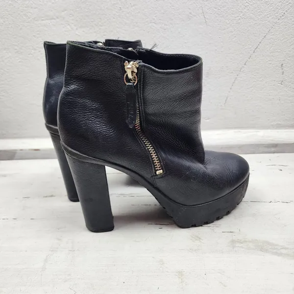 Brechó Bota Schutz Couro Preto Plataforma Tratorada