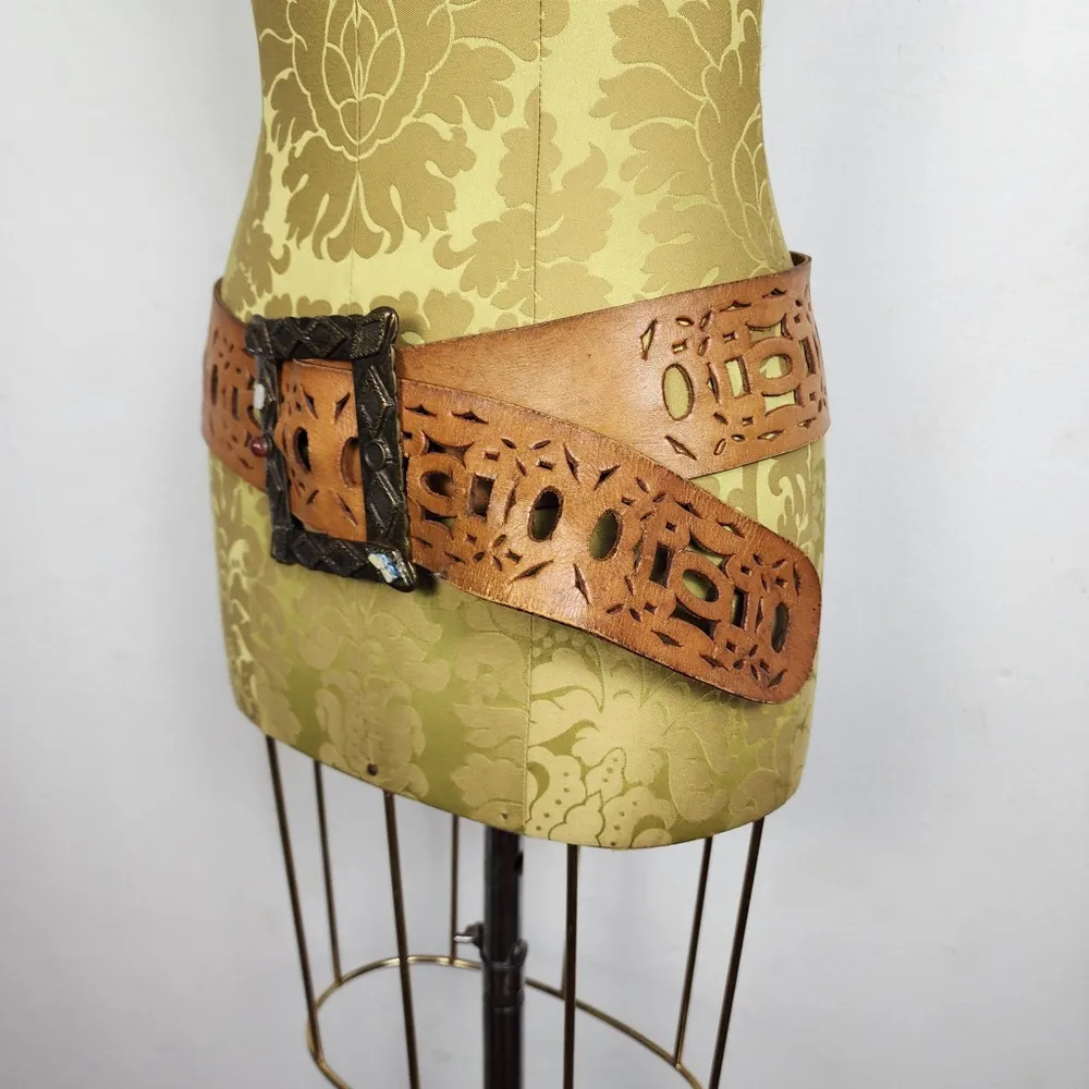 Cinto Vintage Brechó Anos 70 Hippie Couro Vazado Fivela