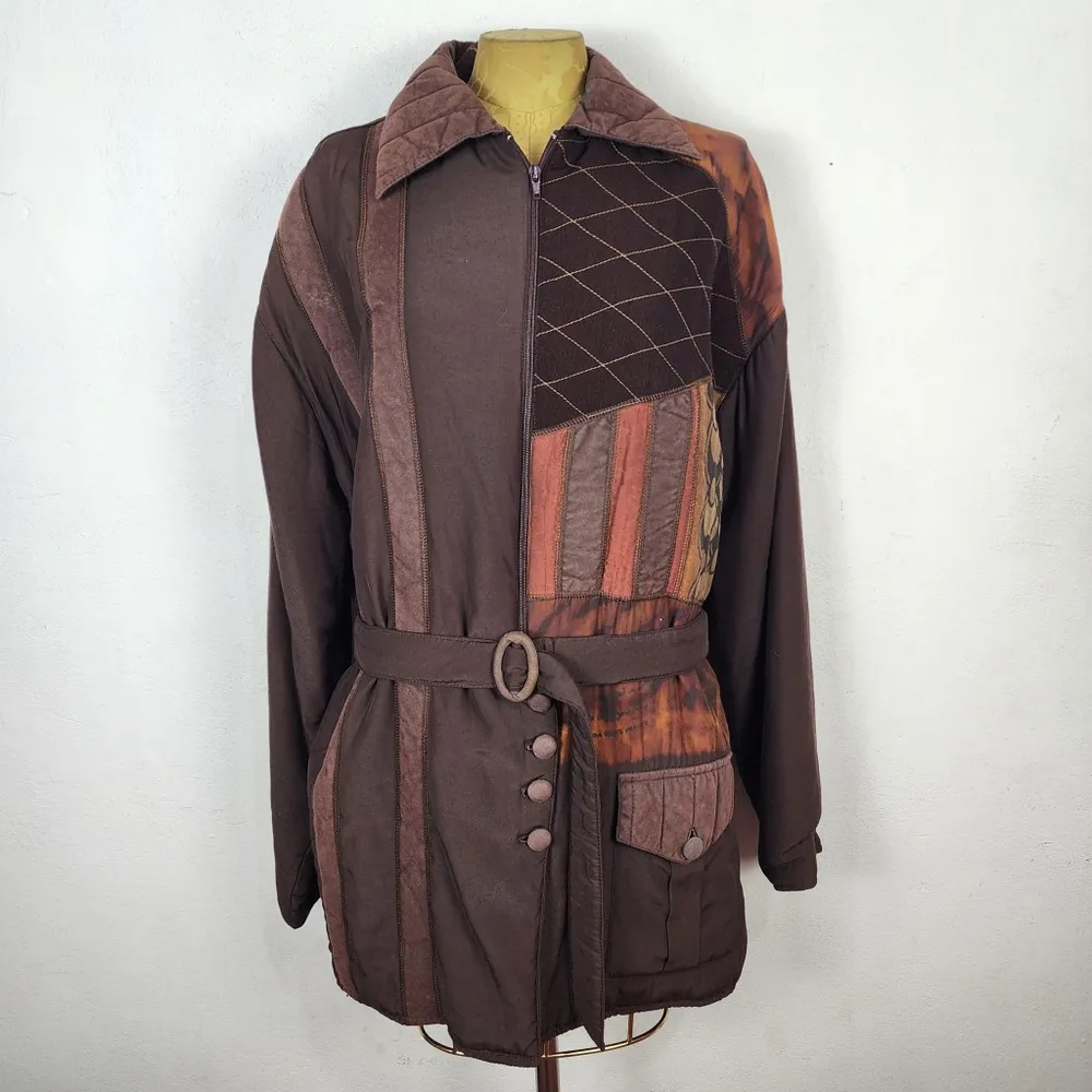 Jaqueta Vintage Anos 90 Estratégia Patchwork Bordada Marrom