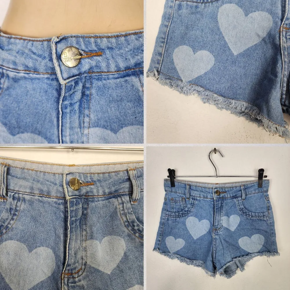 Shorts Jeans Feminino Cintura Alta com Corações Tamanho P
