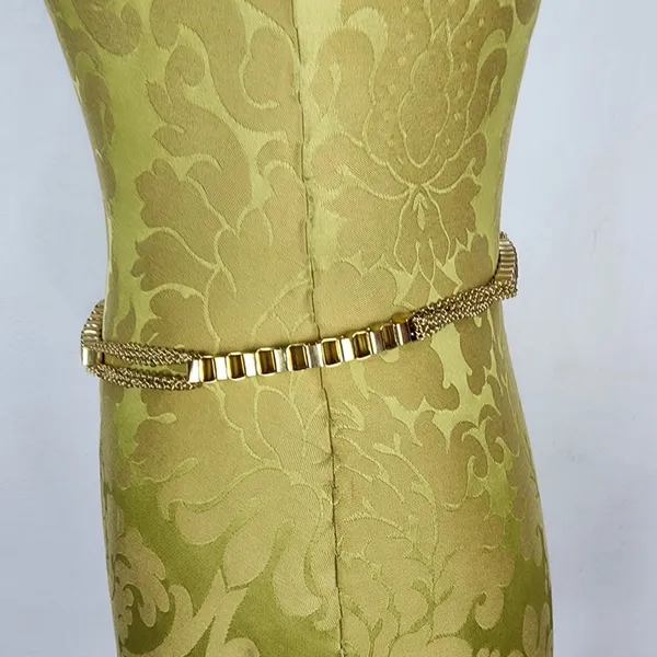 Cinto Feminino Vintage Anos 90 Dourado de Correntes em Metal