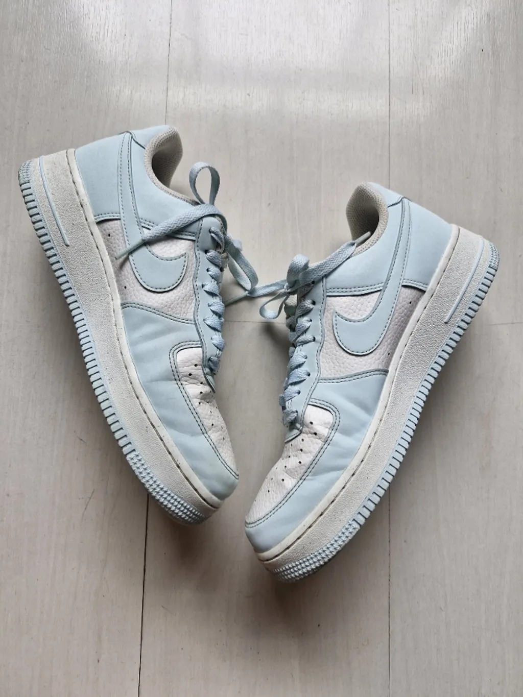 Nike Air Force 1 branco e azul 39