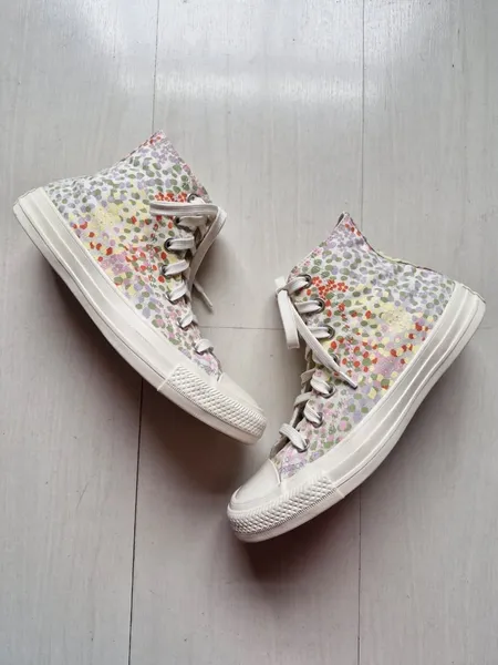 Converse All Star estampa poá 35