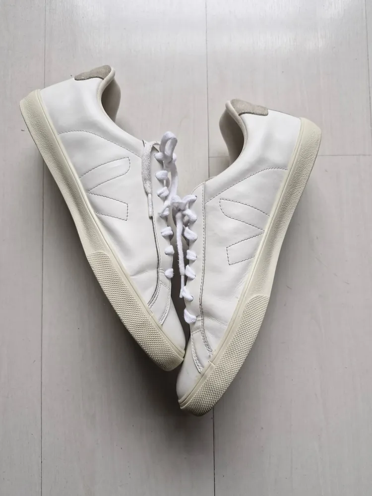 Veja Esplar branco couro 42