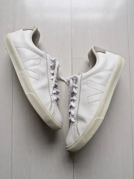 Veja Esplar branco couro 42