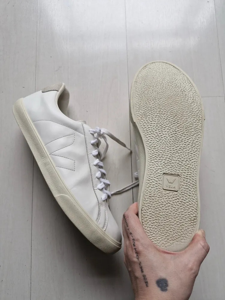 Veja Esplar branco couro 42