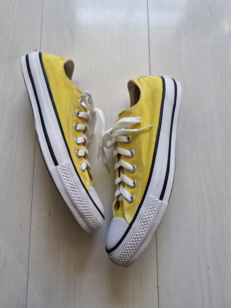 Converse All Star amarelo 37