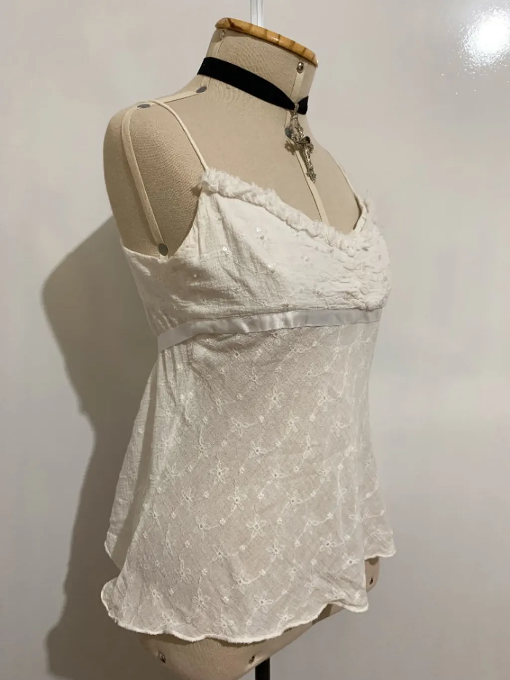 Blusinha branca com lacinho - tamanho p