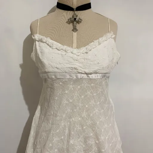 Blusinha branca com lacinho - tamanho p