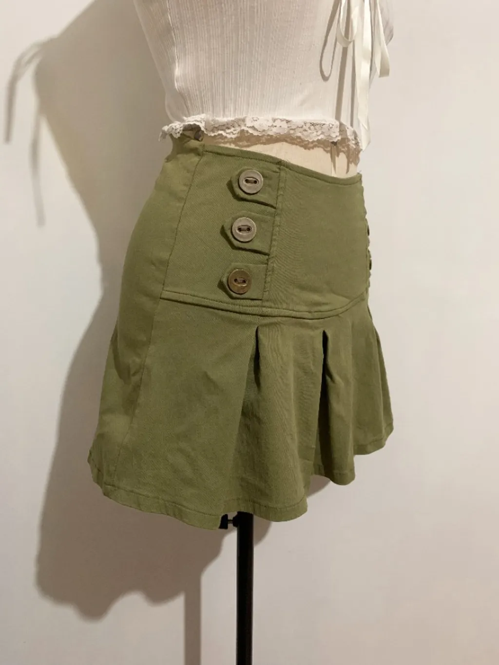 Saia verde musgo - tamanho P a M - etiqueta M