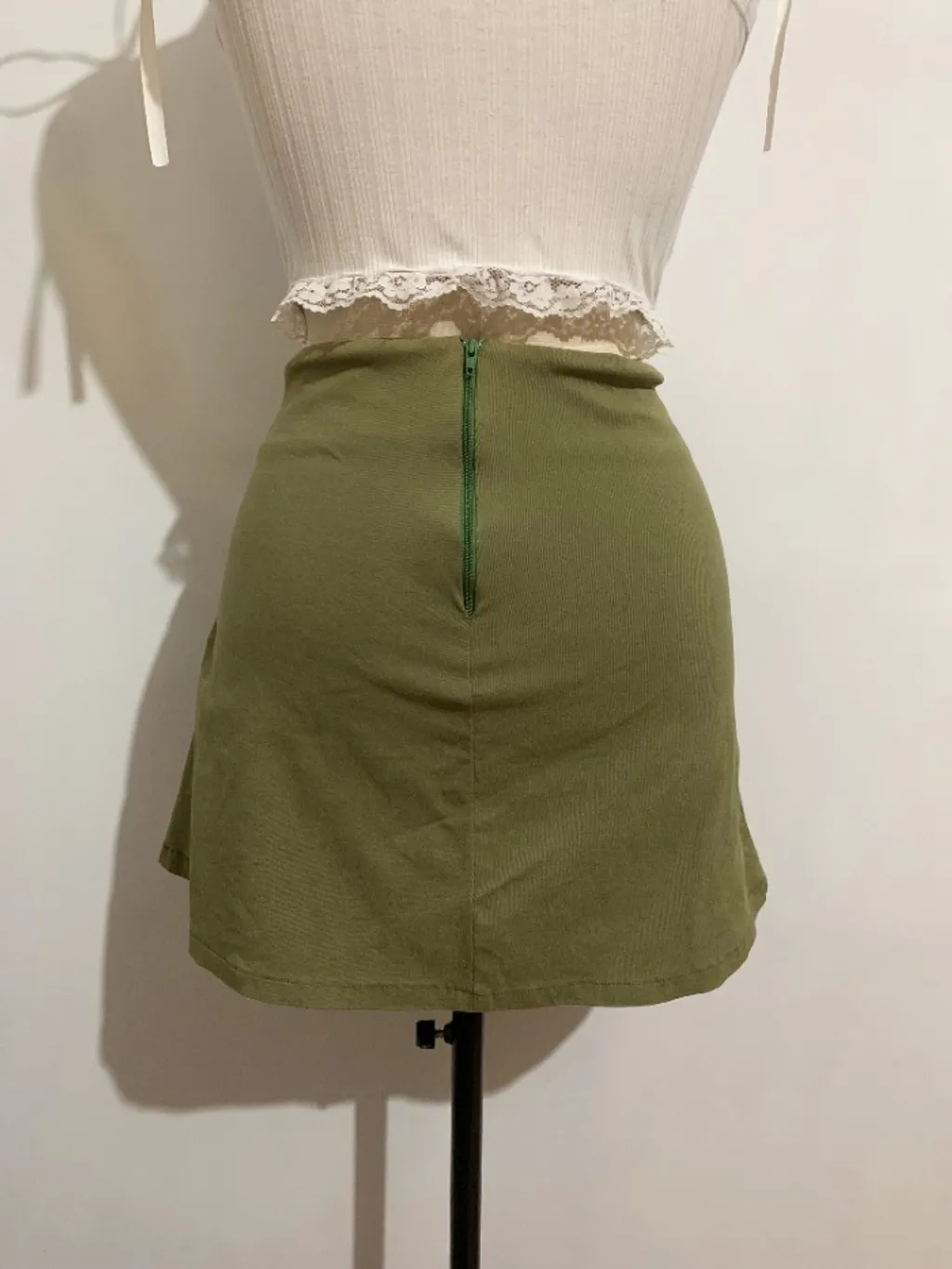 Saia verde musgo - tamanho P a M - etiqueta M