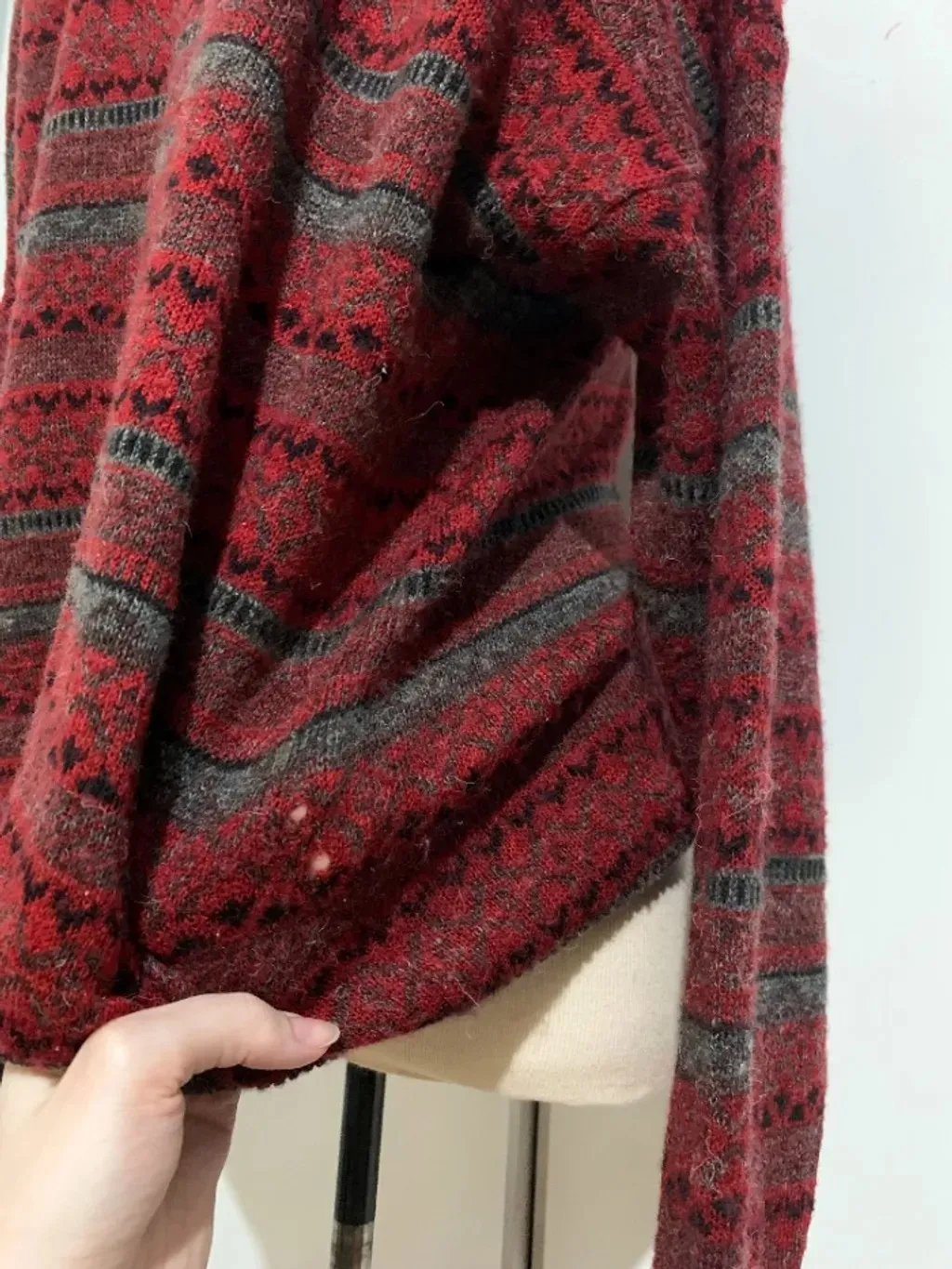 Suéter vermelho detalhado - tamanho g