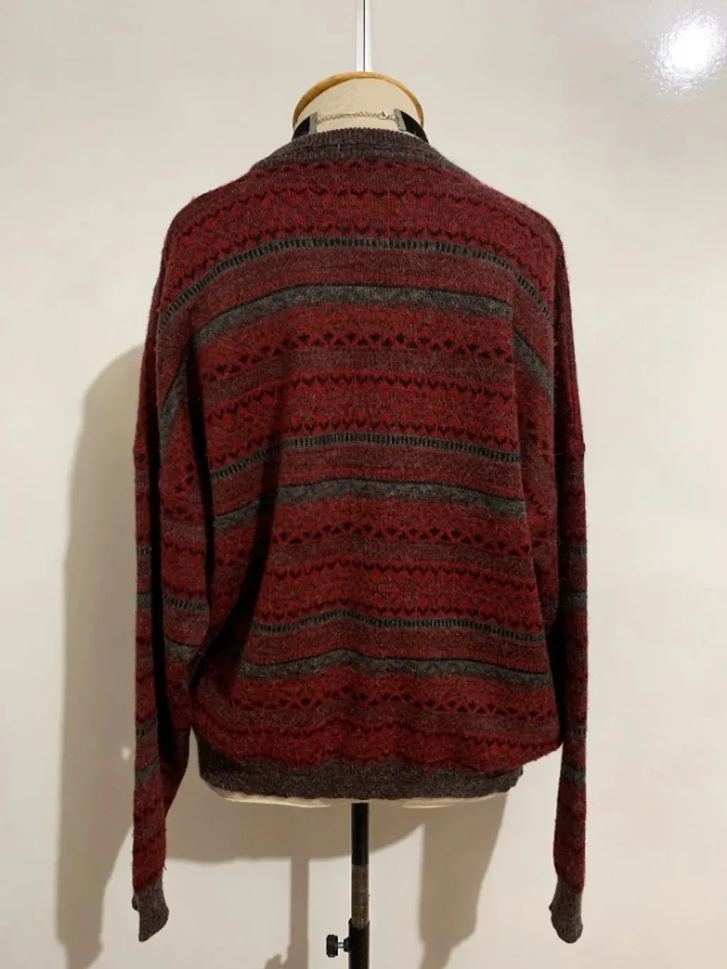 Suéter vermelho detalhado - tamanho g