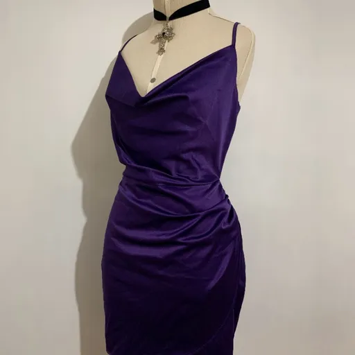 Vestido roxo acetinado BlueSteel - Tamanho M