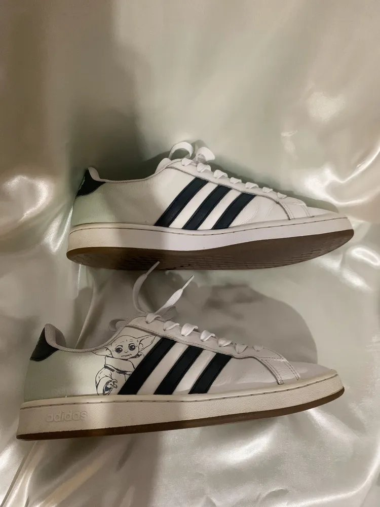 Tênis Adidas Grand Court Mandalorian, tamanho 43