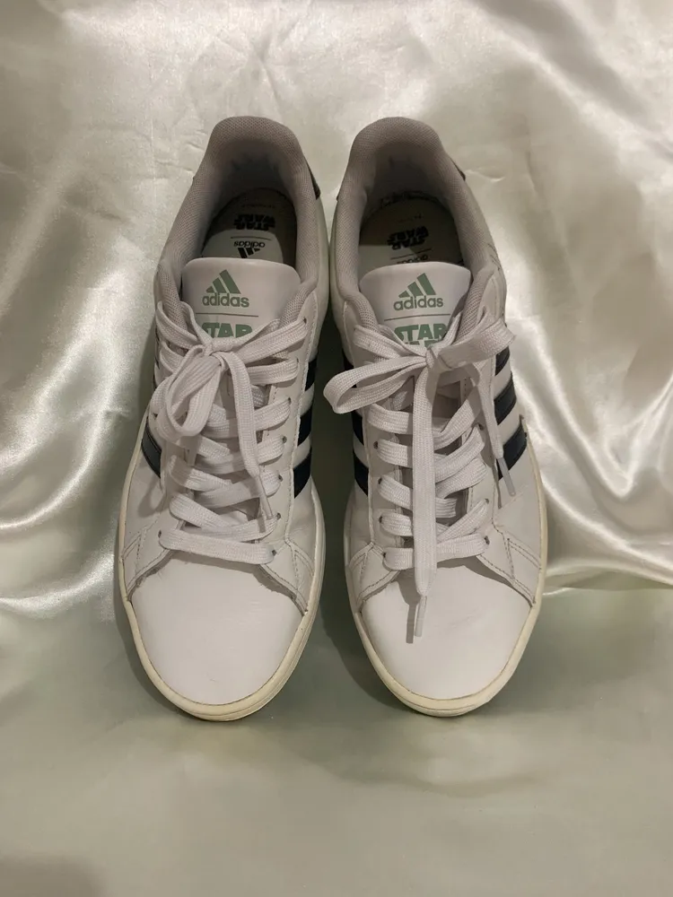 Tênis Adidas Grand Court Mandalorian, tamanho 43