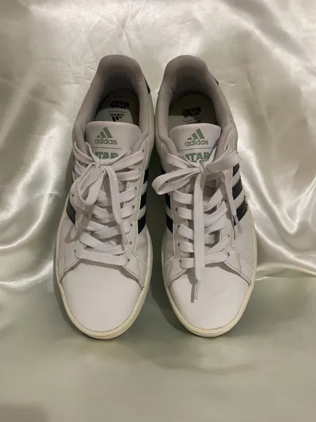 Tênis Adidas Grand Court Mandalorian, tamanho 43