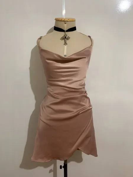 Vestido acetinado rosé - Tamanho PP