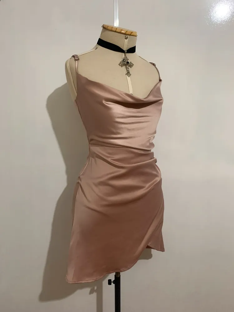 Vestido acetinado rosé - Tamanho PP