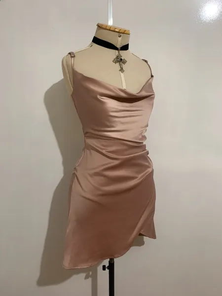 Vestido acetinado rosé - Tamanho PP
