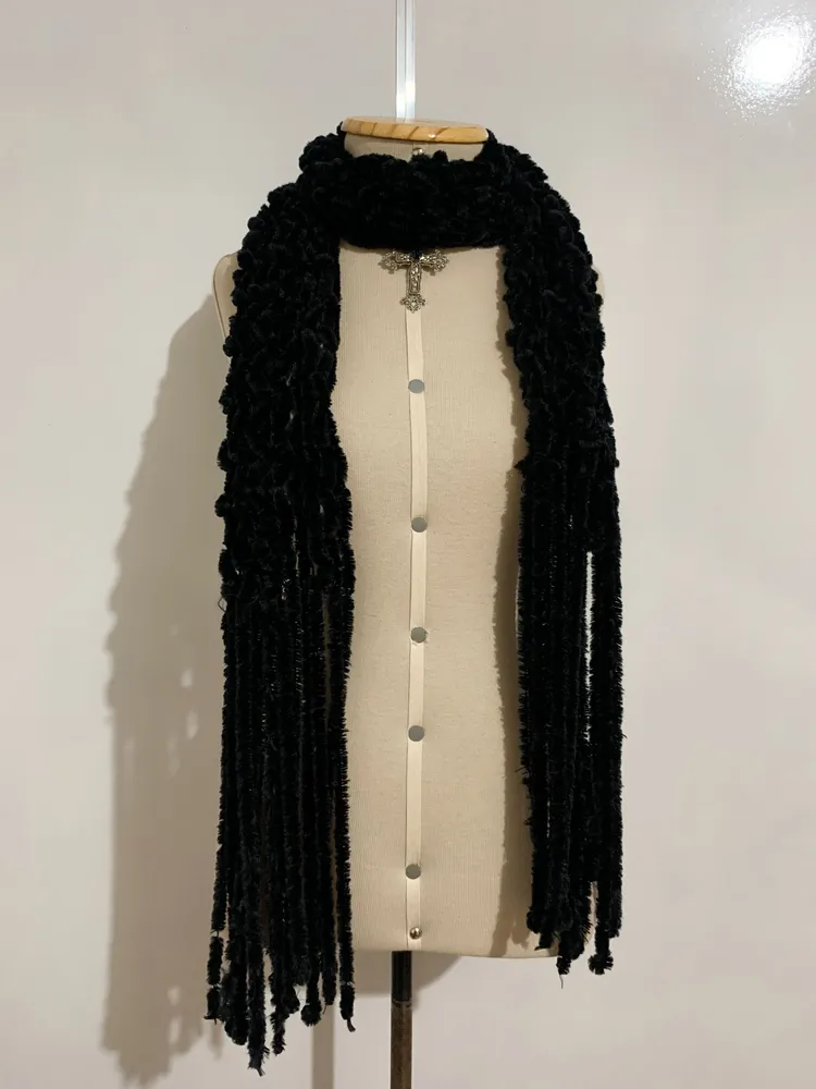 Cachecol peludinho preto