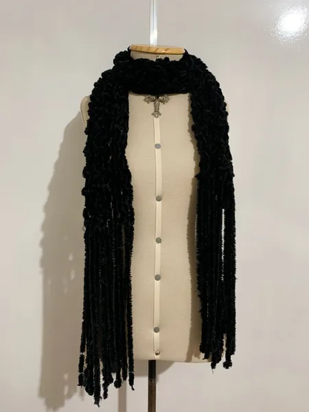Cachecol peludinho preto