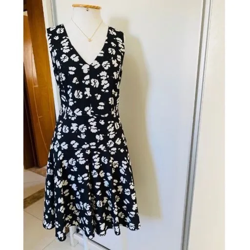 vestido preto e branco le lis blanc