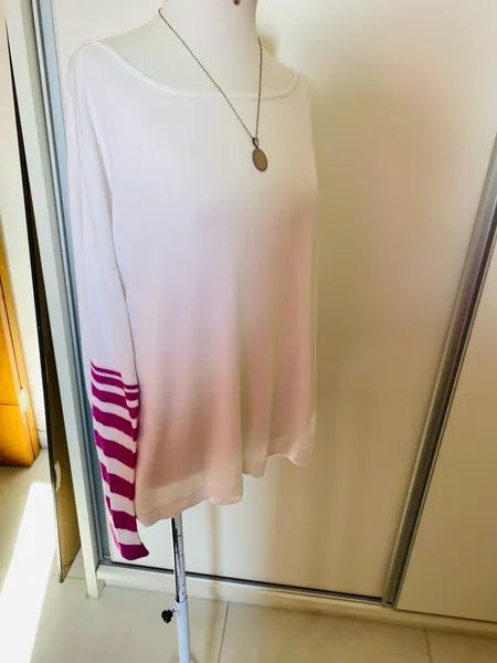 sueter le lis blanc