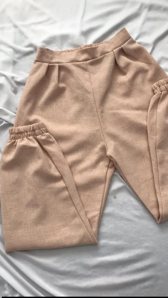 Calça jogger sem bolsos
