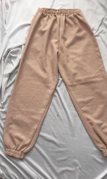 Calça jogger sem bolsos