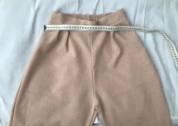 Calça jogger sem bolsos