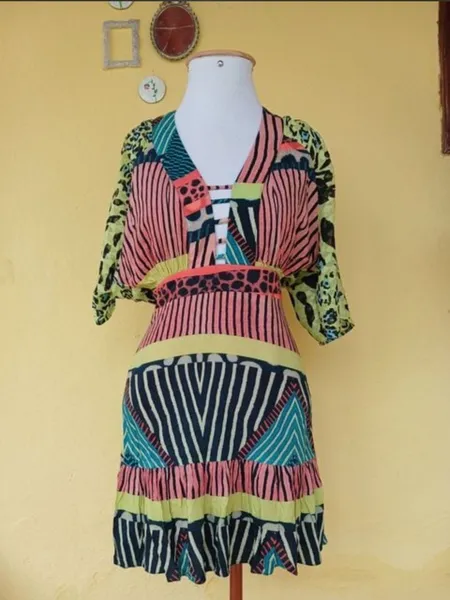 Vestido estampado  curto com babado
