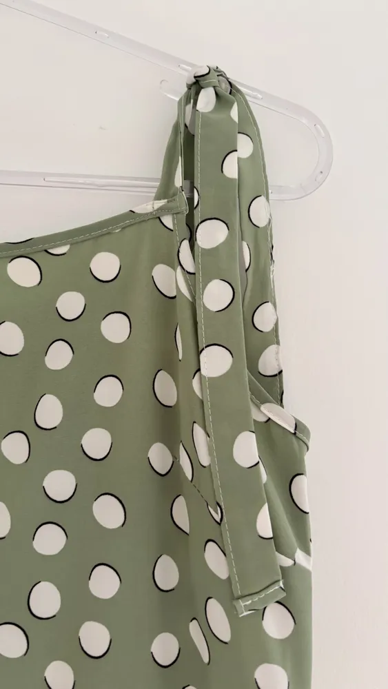 Vestido verde poá