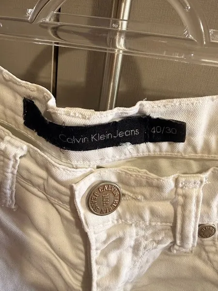 Calça branca cintura baixa Calvin Klein