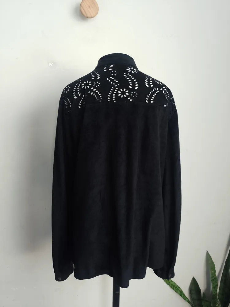 camisa em suede,recortes a laser