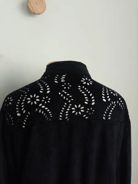 camisa em suede,recortes a laser